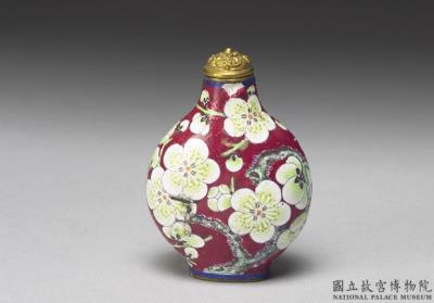 图片[2]-Copper-body painted enamel snuff bottle with a white plum blossom design on a red background, Yongzheng reign (1723-1735), Qing dynasty-China Archive